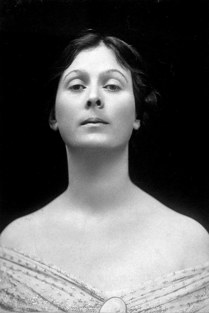 Isadora Duncan's Fatal Scarf