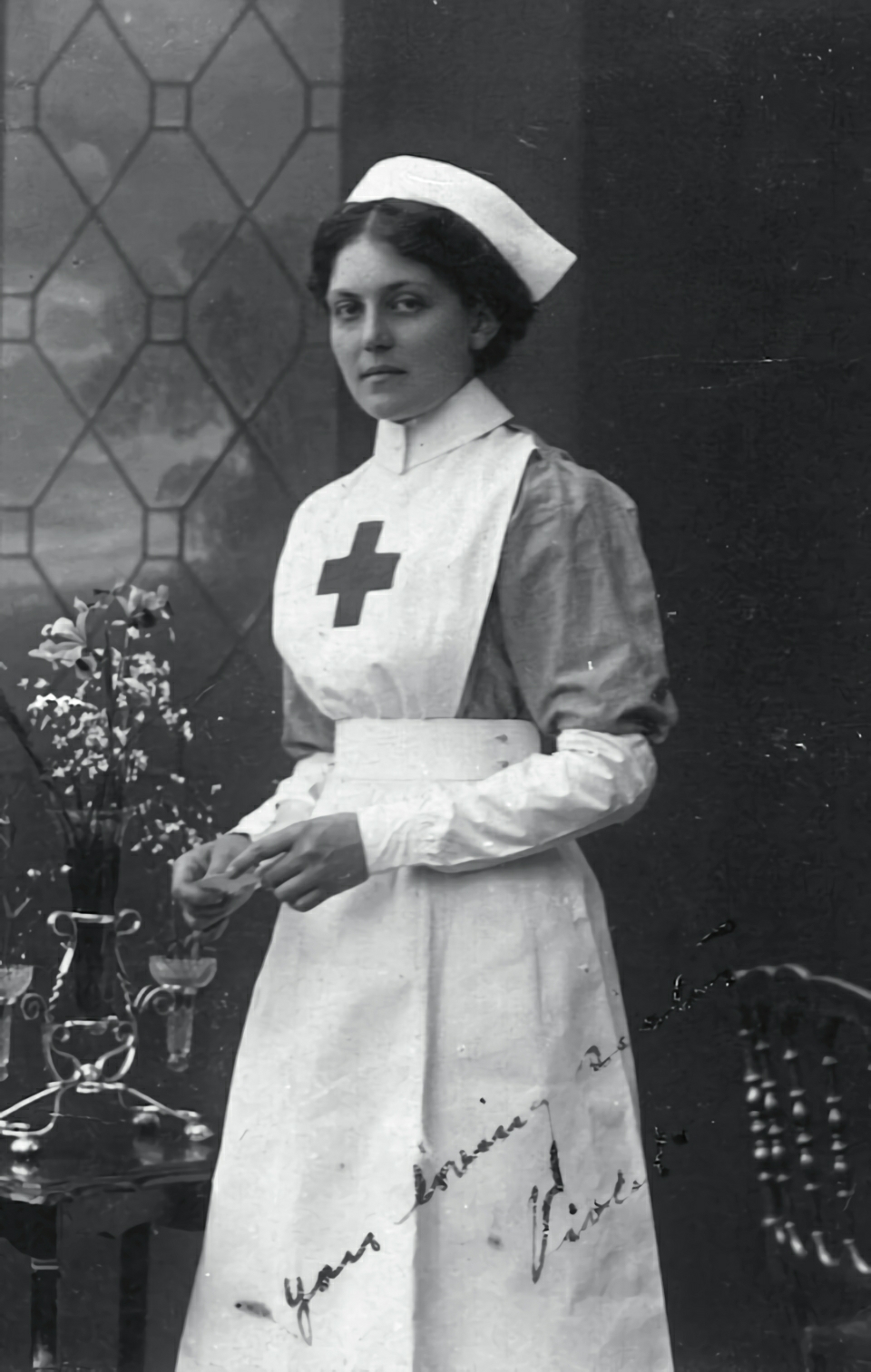 Violet Jessop, 'Miss Unsinkable'. Unknown author, Public domain